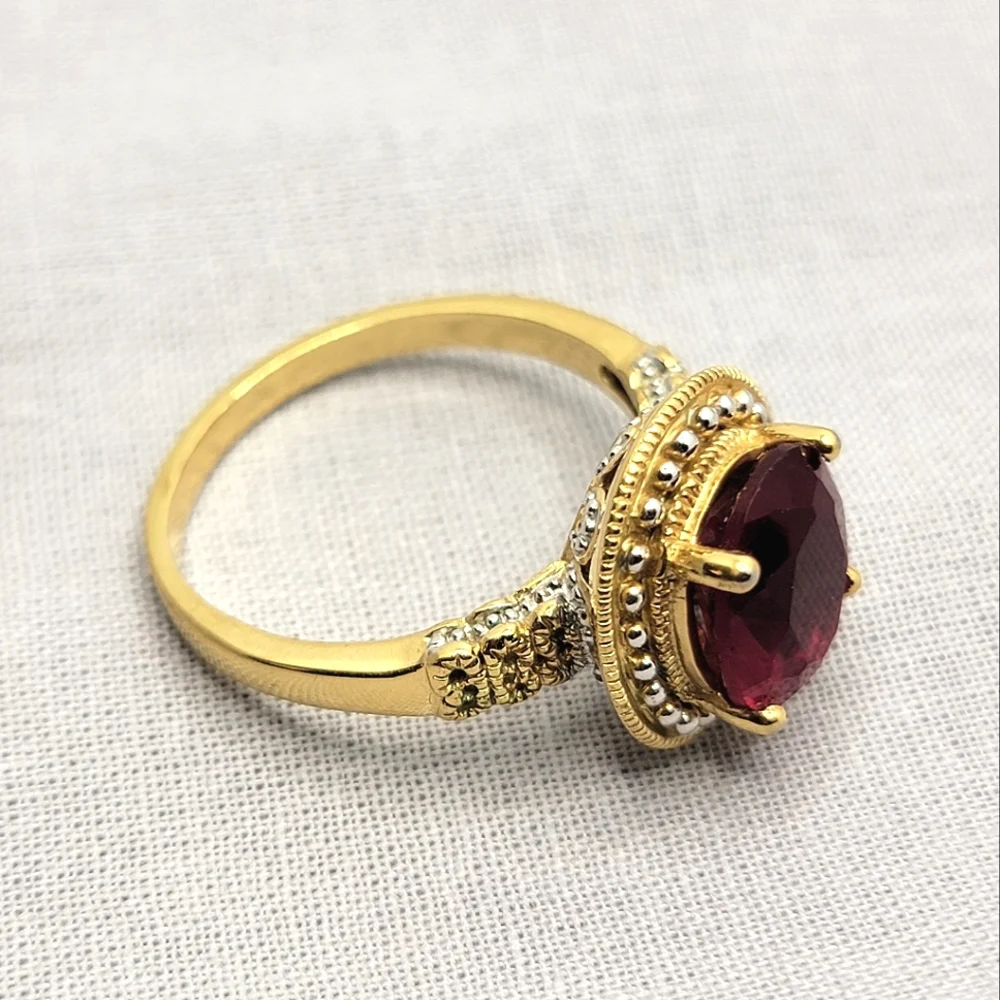 Gorgeous Vintage Ring Gold Tone Faux Ruby Size 12 ½